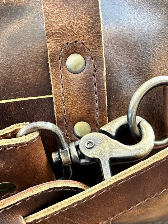 The Broseley Barrel -  Mens Leather Duffel Bag by ArchieSoul Man + FreThe Style
Our Broseley Barrel bag is a classic barrel design which provides that rugged masculine look, great capacity, and perfect for carry on baggage.
Extremely hLeather Duffle BagArchieSoul ManArchieSoul MenBroseley Barrel